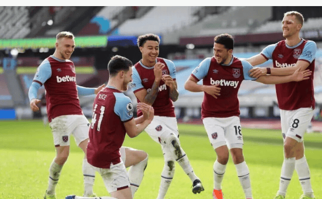 111年耻辱！曼联足总杯一轮游，18岁新星染红，未来一地鸡毛？