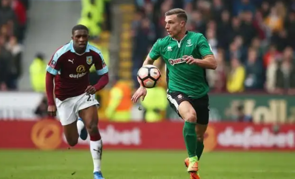 赌场防骗：警惕那些利用“模拟币战绩截图”吸引你入金的所谓“老师”。（防范赌场骗局：谨防以“模拟币战绩截图”诱导你入金的假导师）