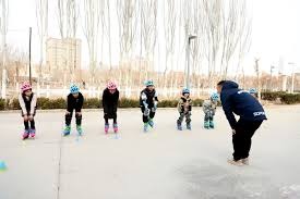 西亚卡姆30+14 步行者险胜黄蜂