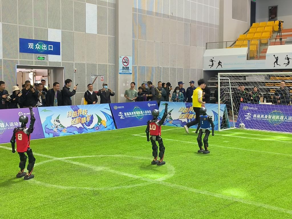 2024算法创新：使用图神经网络（GNN）追踪博彩平台上的复杂资金流转网。（2024算法革新：借助GNN映射博彩平台复杂资金流网络）